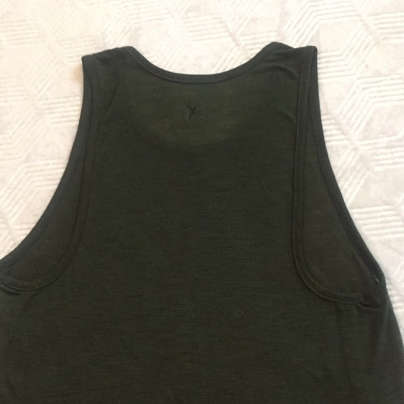 Old Navy Active Wear Tank - Picture 4 of 6